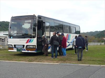 バス乗車_R.JPG