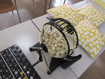 R7.4_ゲームとお茶で心温まる春の集い2.JPG